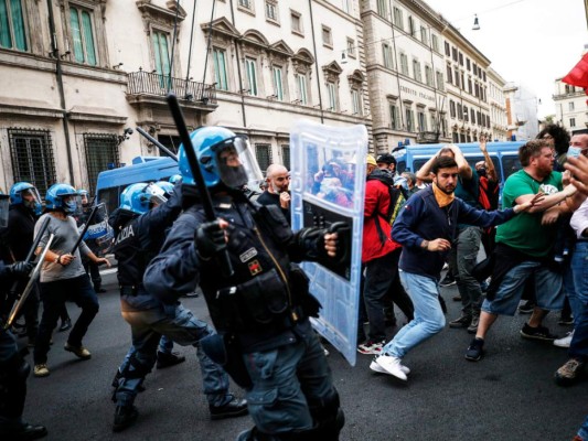 Protestan en Roma por Pase Verde de vacunas contra covid-19&nbsp;&nbsp;