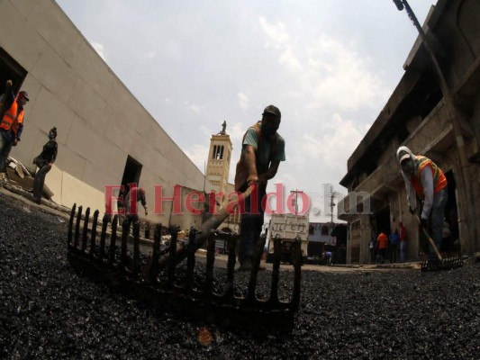 Así avanza reconstrucción de puestos afectados por incendio en Comayagüela (FOTOS)