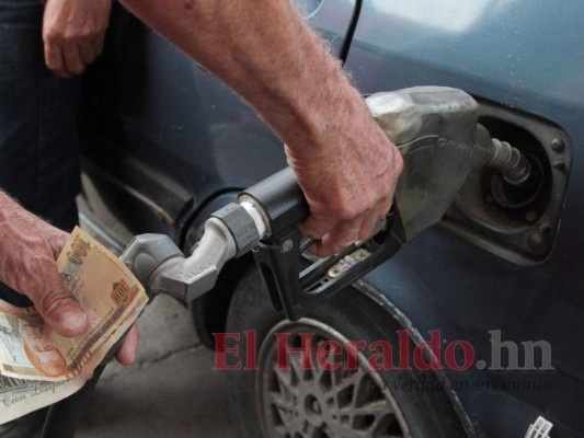 La gasolina superior, diésel y queroseno bajan de precios este lunes