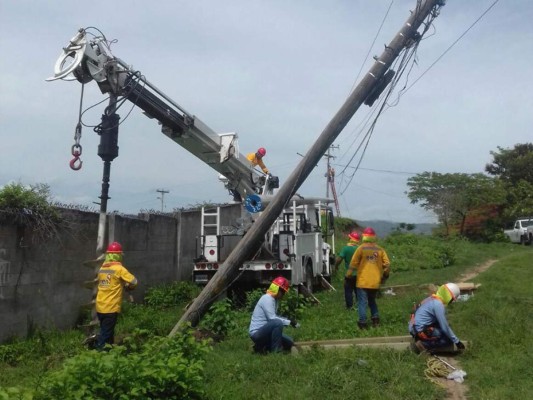 Continúan las mejoras al circuito de distribución eléctrica más largo de Honduras