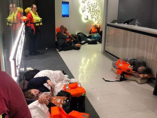 Fotos: Dramática evacuación en crucero Viking Sky fue como estar en el Titanic, según pasajeros