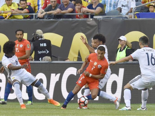Chile vence 2-0 a Colombia y pasa a la final