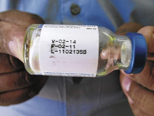 Encuentran medicinas vencidas en farmacia del Hospital del Sur