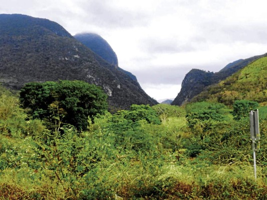 Caudalosos ríos, vino de coyol y antiguas cuevas atrapan a turistas