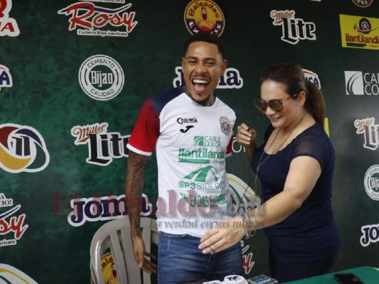 FOTOS: Entre risas y bromas, así fue la presentación de Henry Figueroa en Marathón