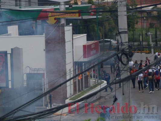 FOTOS: Así fue el violento enfrentamiento en el bulevar de las Fuerzas Armadas