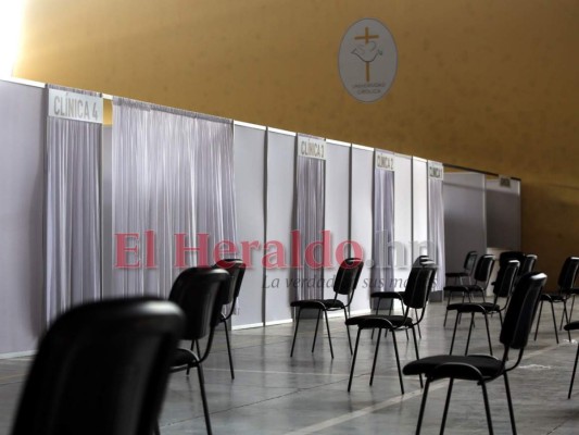 FOTOS: Así luce el centro de triaje en la Universidad Católica que abrirá este lunes