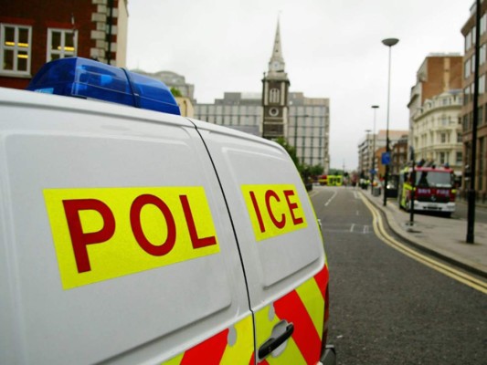 Error ortográfico llevó a menor ante la policía británica