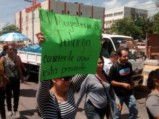 Maestros irán a las calles si los llaman a audiencias