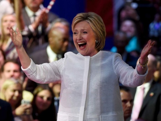 El FBI no recomienda presentar cargos contra Hillary Clinton