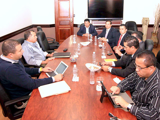 Libertad de expresión y prensa 'son innegociables': Colegio de Periodistas