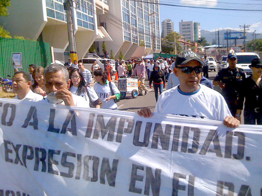 Periodistas hondureños exigen protección a la libertad de expresión y la vida