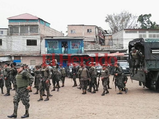 Realizan operativos de seguridad afuera del Instituto Central Vicente Cáceres