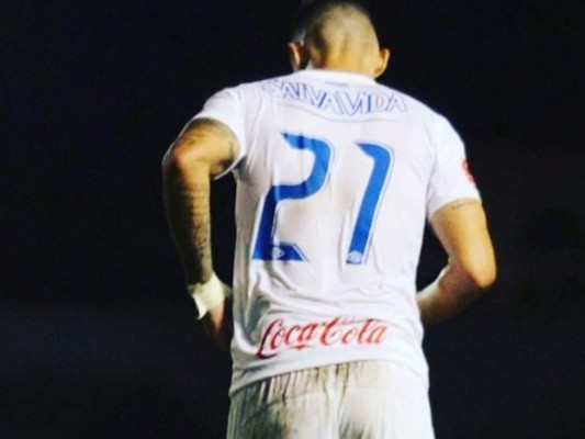 Polémica tras salida de Esteban Espíndola del Olimpia