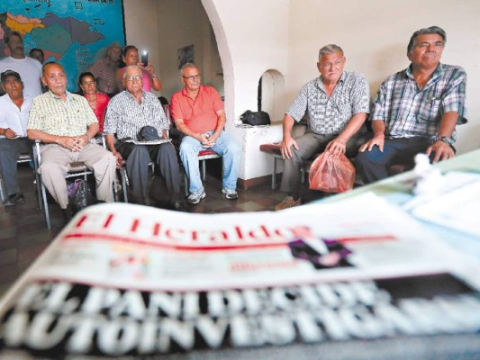 Los directivos de la Anavelh de todo el país demandaron a las autoridades del Pani frenar la venta de lotería en pedazos debido a que esto incita a la corrupción y al final ellos son los más afectados. Foto: EL HERALDO