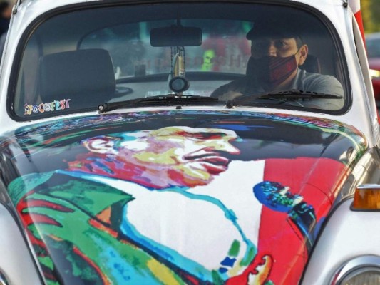 Con lágrimas y serenata al lado de la Virgen de Guadalupe : así despidieron a Vicente Fernández, el ídolo de las rancheras