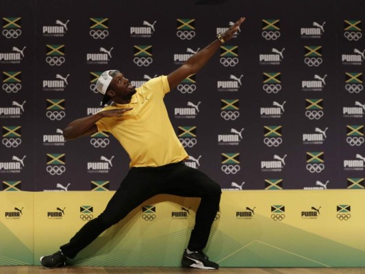 Bolt baila samba con garotas y habla sobre el dopaje: 'Vamos en la buena dirección'