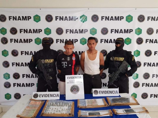 Capturan a dos presuntos vendedores de droga de la pandilla Barrio 18