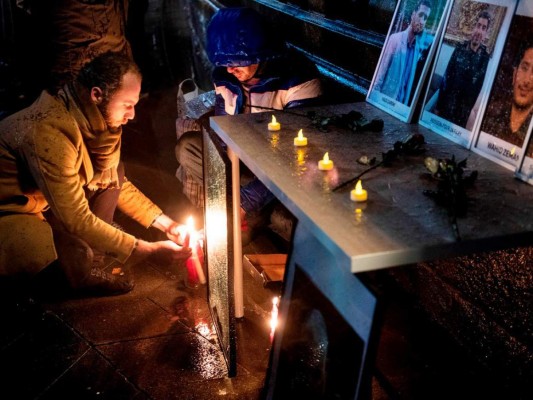 FOTOS: Llanto y dolor en homenaje a dos de las víctimas del avión derribado por misil iraní