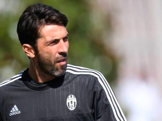 ¡Pero qué crack! Buffon se pasa las vacaciones 'potreando' en su pueblo