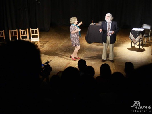 Grupo teatral Bambú actúa obra 'Farsa y justicia del señor juez'