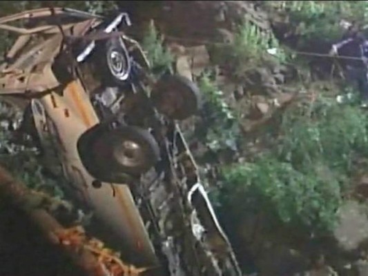 Autobús de peregrinos cae a un río en India y deja un saldo de 13 muertos &nbsp;&nbsp;