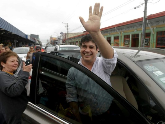El oficialista Carlos Alvarado es electo presidente de Costa Rica