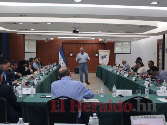 Reducción del ISV y del ISR plantea Nasry 'Tito' Asfura a empresarios