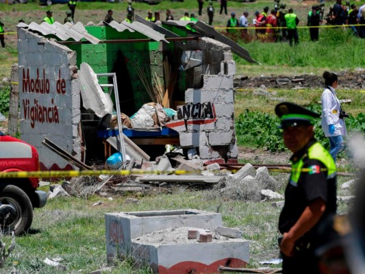 Cuando los cuerpos de emergencia acudían a atender la primera explosión hubo otros estallidos por lo que aumentó el número de fallecidos. Foto: AFP