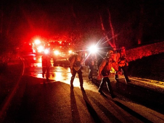 Basura quemada causa incendio forestal en California&nbsp;&nbsp;