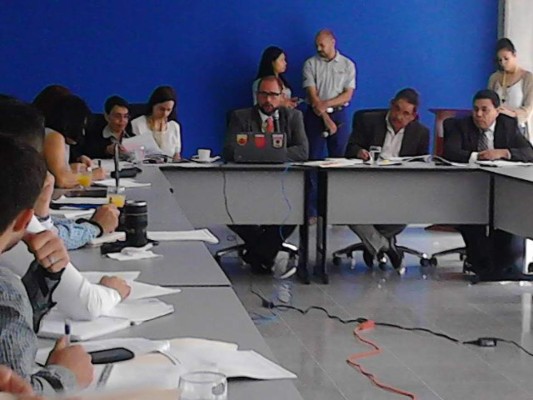 UNAH y estudiantes continúan diálogo