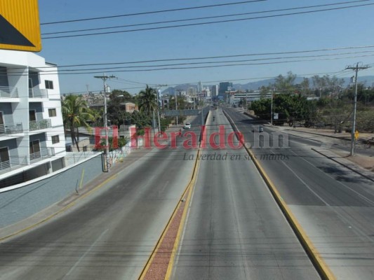 Unos con hambre, otros con miedo, capitalinos se encierran por coronavirus