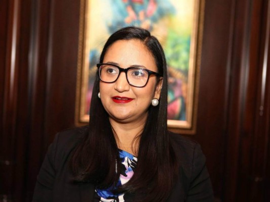 Ministros, viceministros y gerentes serán beneficiados con indemnizaciones millonarias (Fotos)