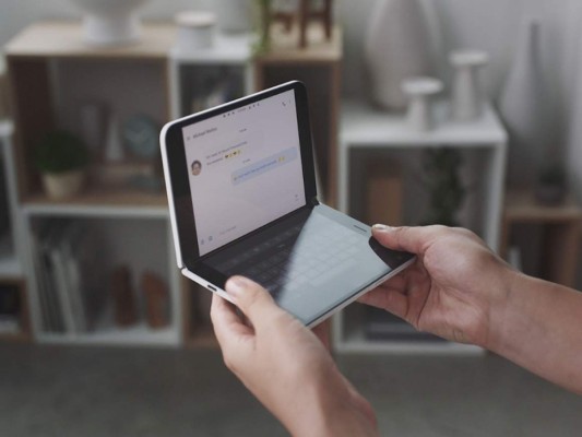 Microsoft regresa al ruedo con celular de doble pantalla &nbsp;&nbsp;