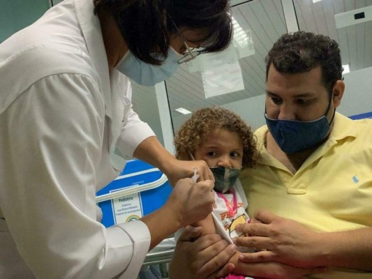 ¿Qué dicen los estudios sobre la vacunación contra el covid-19 en menores de edad?