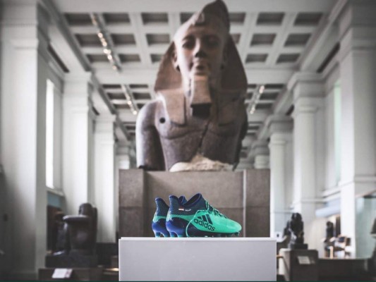 Las botas de Mohamed Salah en el Museo Británico de Londres