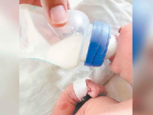 Dan de alta a bebé abandonado en bolsa de basura