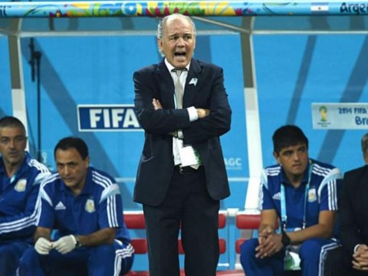 Hospitalizan a Sabella, exseleccionador de Argentina, horas después de la muerte de Maradona