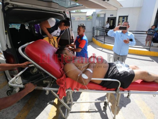 Las fotos del fuerte encontronazo entre bus y volqueta en Choluteca