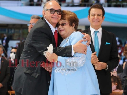 Atuendo de Doris Gutiérrez para toma de posesión estuvo a cargo de una emprendedora