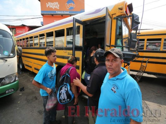 ¡Abarrotadas! Así lucen las terminales de buses por el éxodo de veraneantes