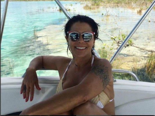 Alejandra Guzmán sigue llevando sus glúteos al quirófano