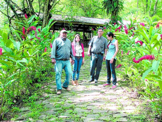 Jardín Botánico El Carao, santuario de vida silvestre en La Libertad