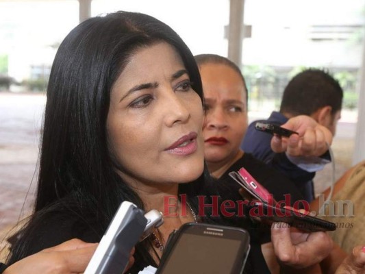 Diputada Waleska Zelaya pide renuncia de Kelvin Aguirre por favorecer a candidatos
