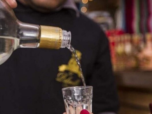 Mueren 21 personas por ingesta de licor adulterado en oeste de México