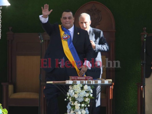 Con el reto de cumplir promesas, Jorge Aldana asumió funciones como alcalde capitalino (FOTOS)  