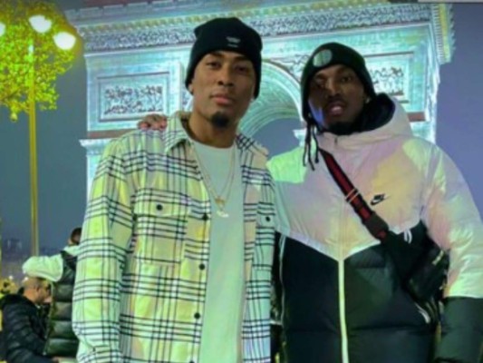 Alberth Elis y Deiby Flores se encontraron en París para pasar juntos la Navidad