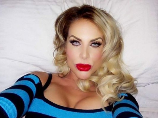 Critican sexy foto de Lorena Herrera por exceso de filtros&nbsp;&nbsp;