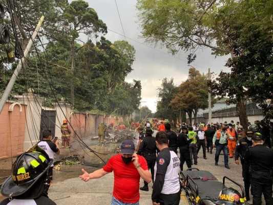 Imágenes de la avioneta que se desplomó con ayuda humanitaria en Guatemala (FOTOS)