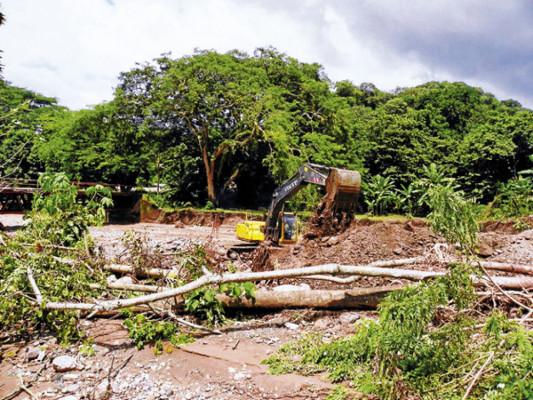 Incomunicadas permanecen varias comunidades en La Libertad
